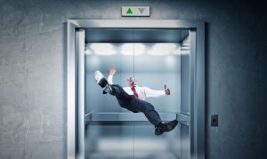 آسانسور چگونه سقوط میکند؟ بررسی علت ها و راه های پیشگیری
